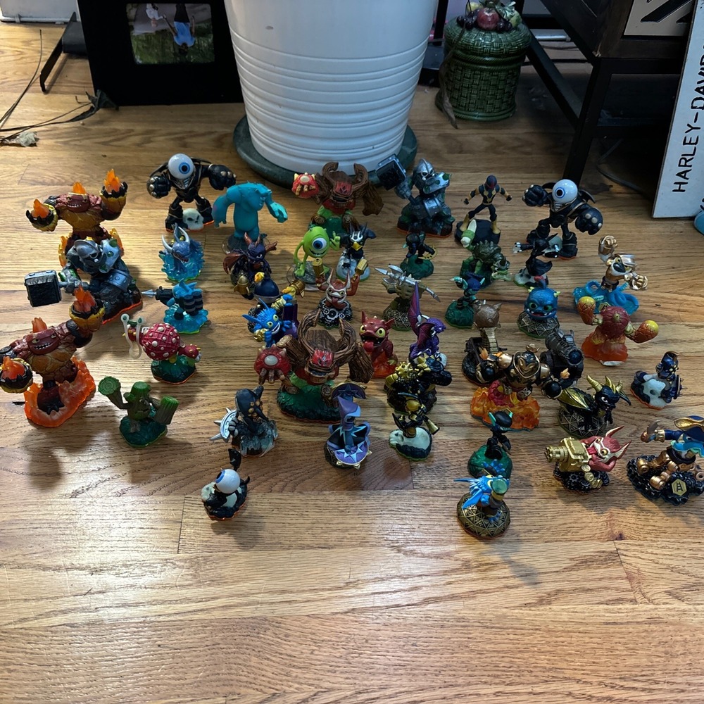 Activision Skylanders Disney Infinity Figure Lot Mixed Size Multicolor Good Used - Picture 2 of 9